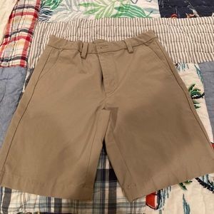 Vineyard vine performance khaki shorts boy size 10 great condition